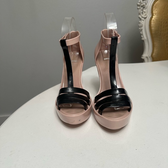 Melissa dreamy sandal heels - nude pink and black strappy  size 8 Rare $170 - Picture 4 of 11